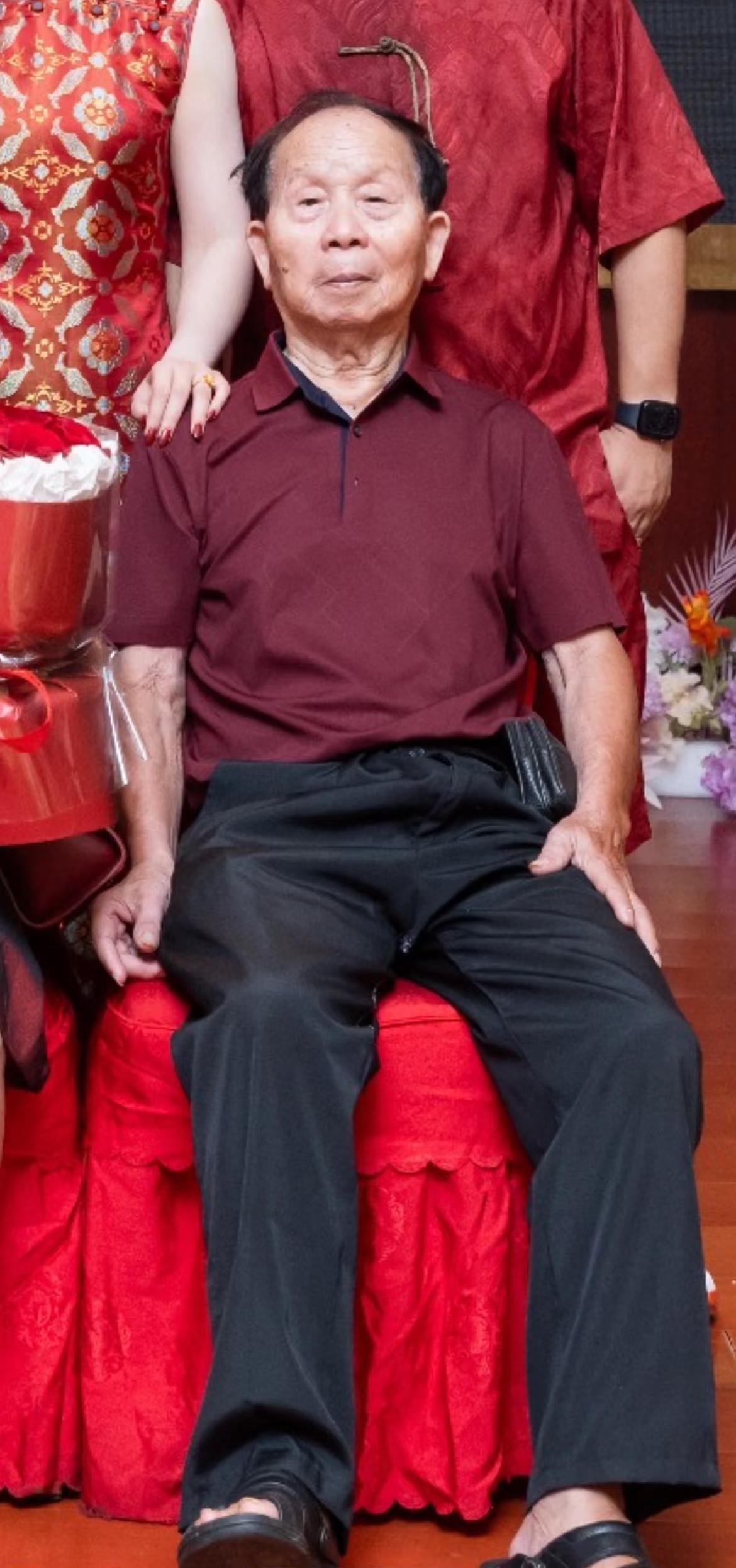 寻人
家里有八十多，记忆力不好的老人走丢了。晚上7点左右在合浦一中附近，身穿黑色