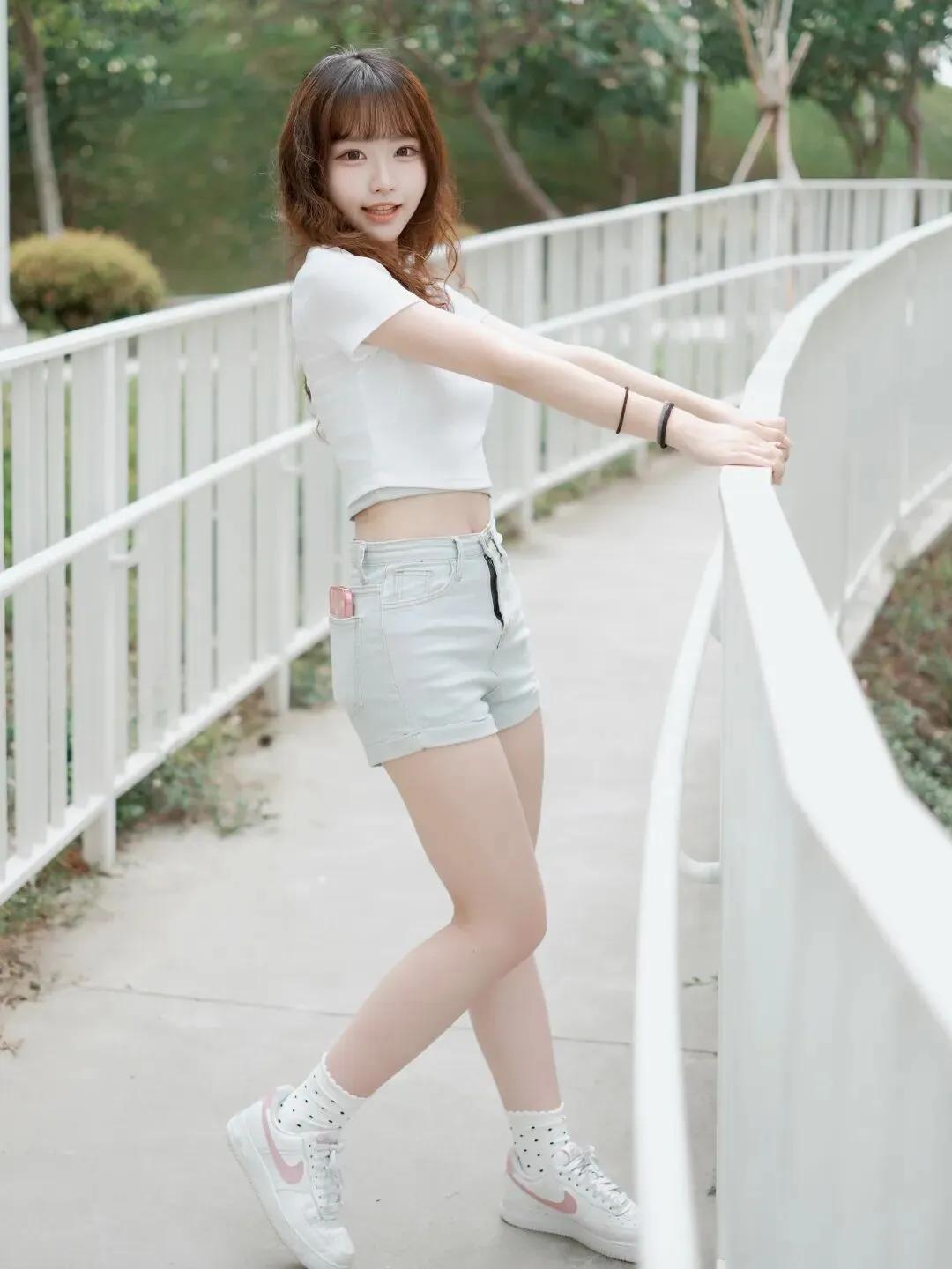 共享美人靓照她的笑容很美清纯甜美的样子漂亮吗 分享唯美的美照