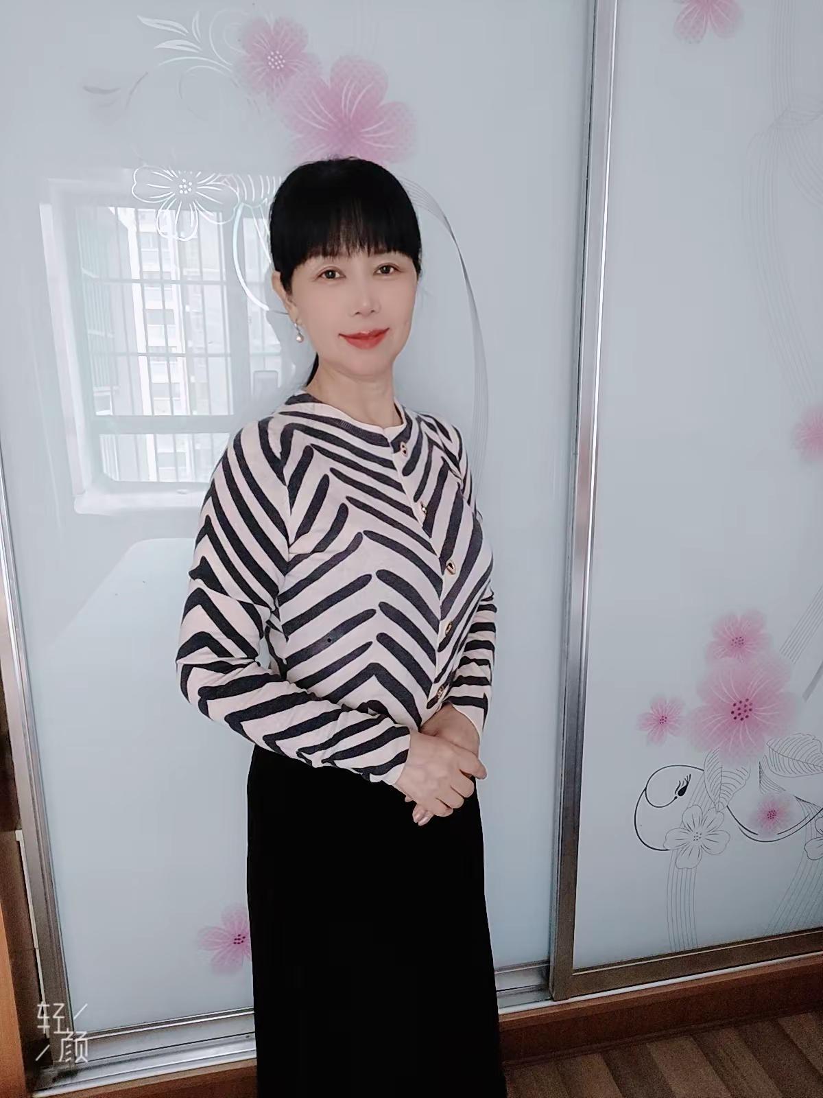 简单风格针织衫
