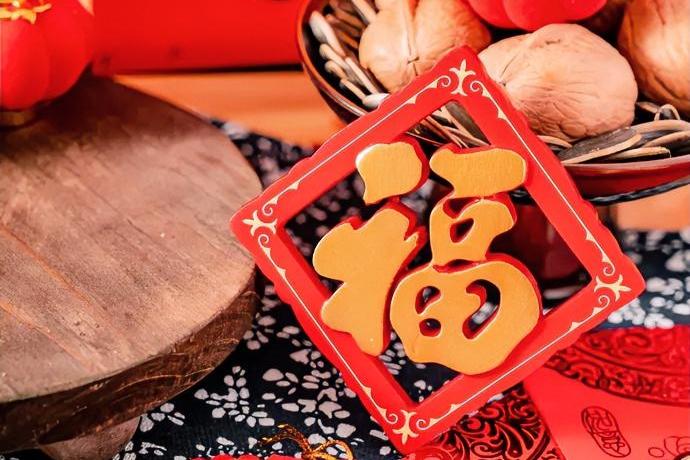 每年最不喜欢的就是农历十二月，太忙了，太多事情要做了。
本来年底，公司就很忙，忙