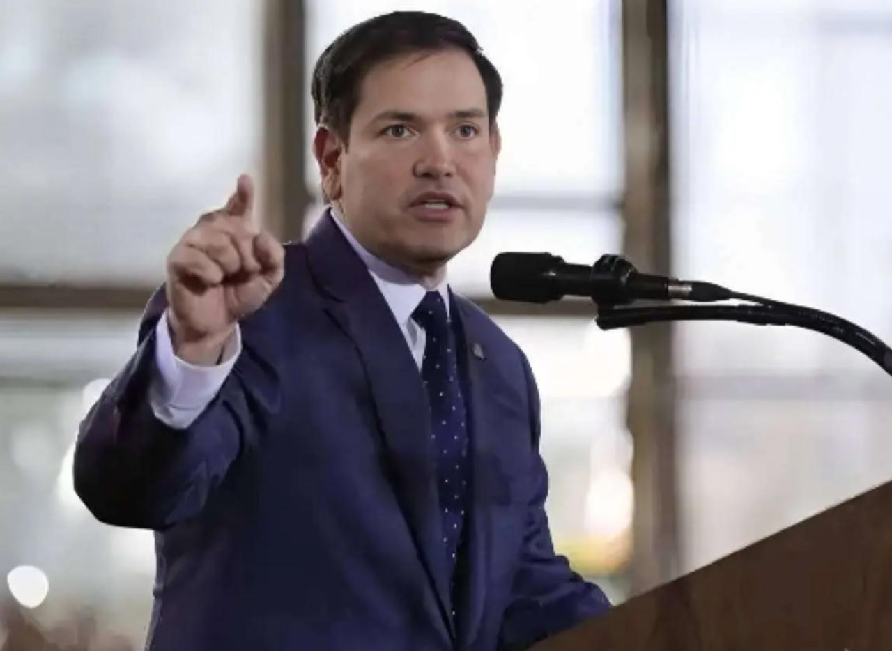 连黑涩会的马仔都不如，人家收保护费好歹能扛事儿，美国专注薅羊毛，遇到事儿还得让人