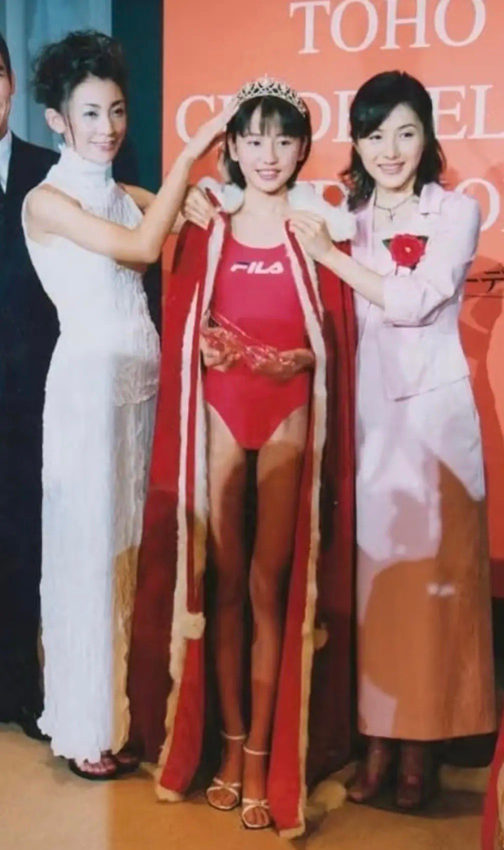 这竟然是12岁的腿？长泽雅美当选东宝灰姑娘冠军，这竟然是12岁时的腿？ 