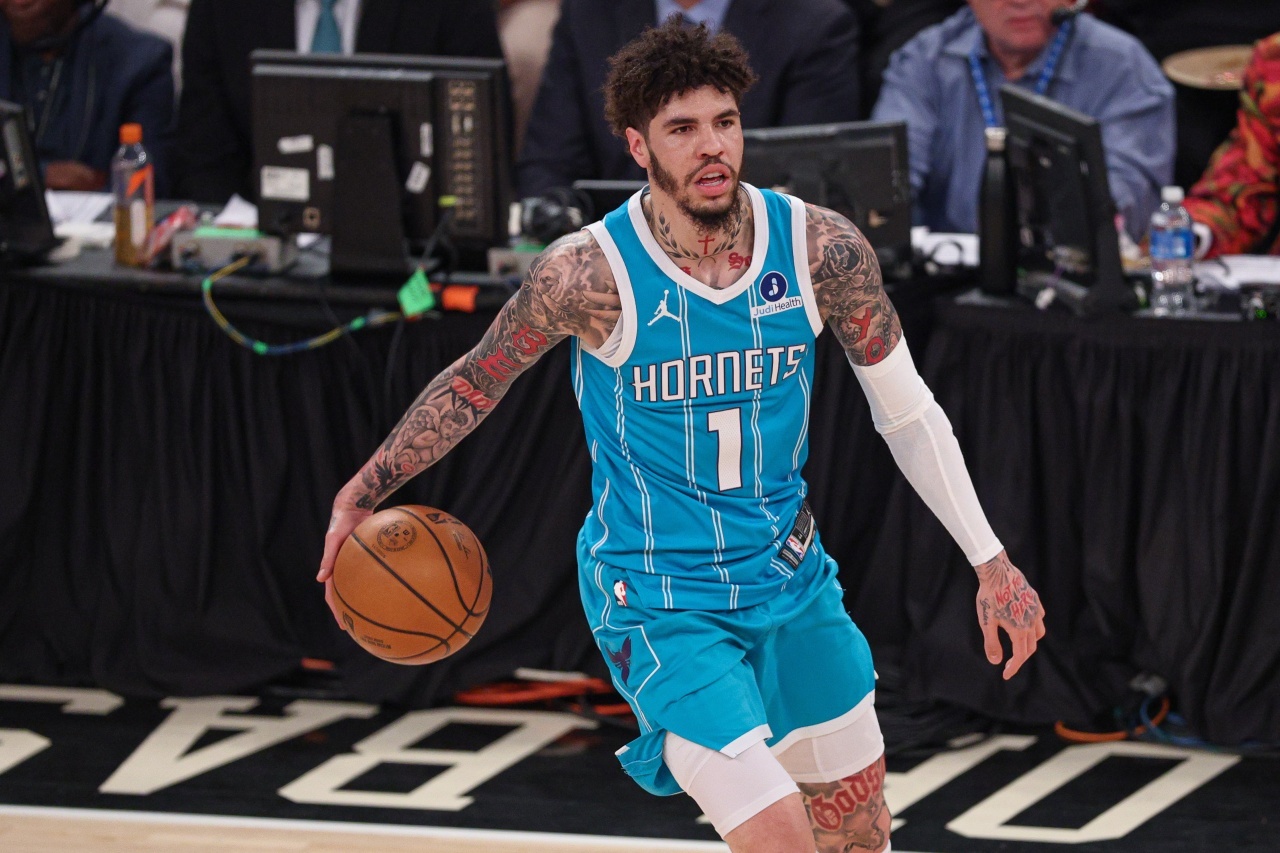 附加赛历史四次出现半场30+的分差，黄蜂在其中三场都是落后方。 黄蜂vs魔术 n