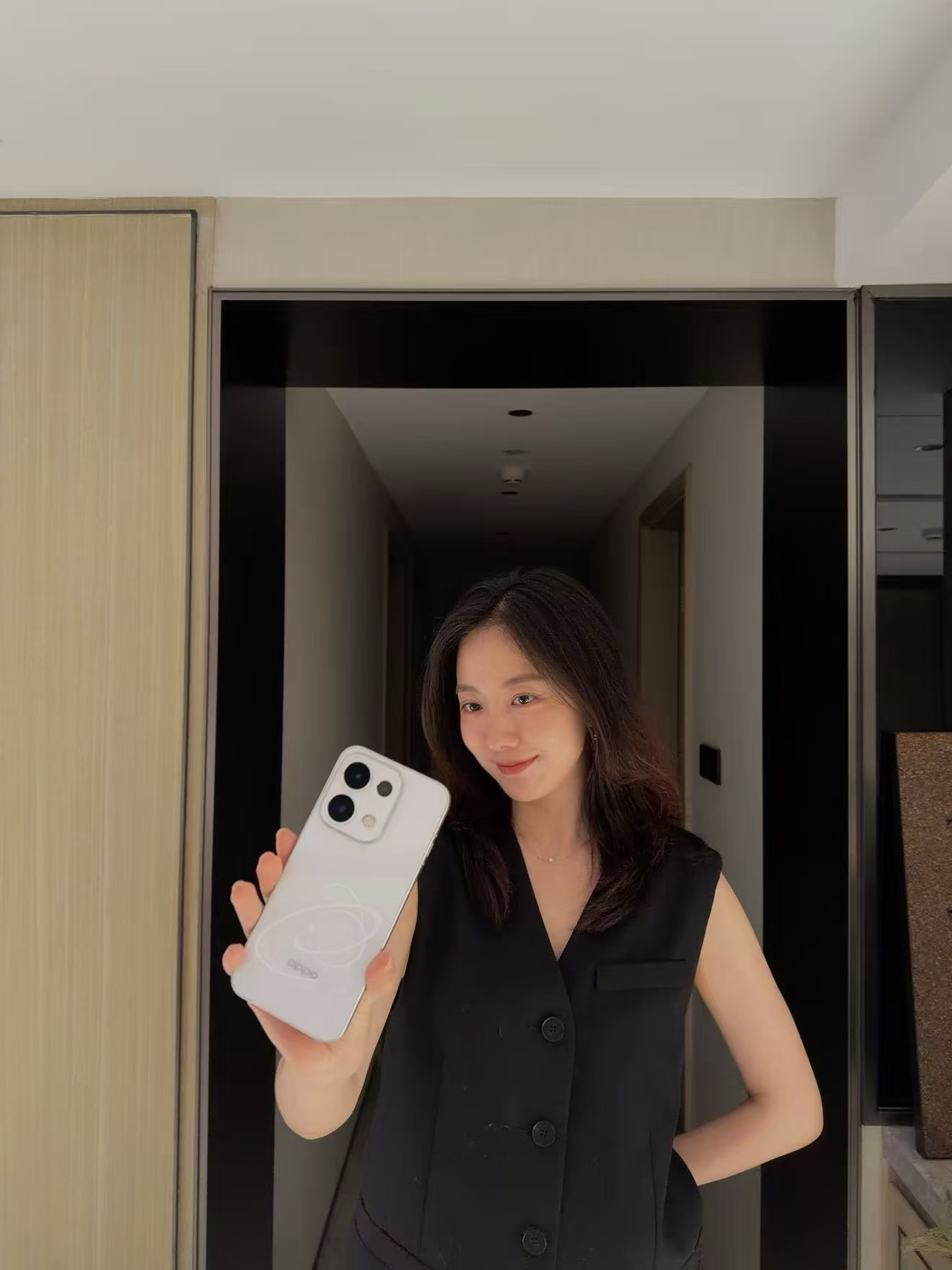 哦豁，朱颜曼滋也在用同款OPPO Reno16系列诶，开心~