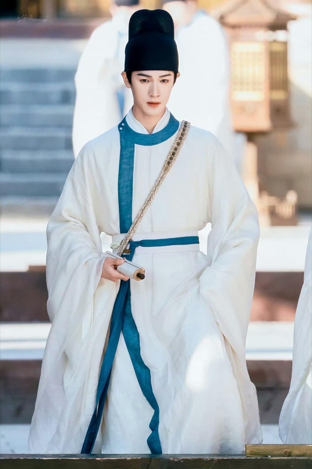 帅哥还服美役 支持支持 