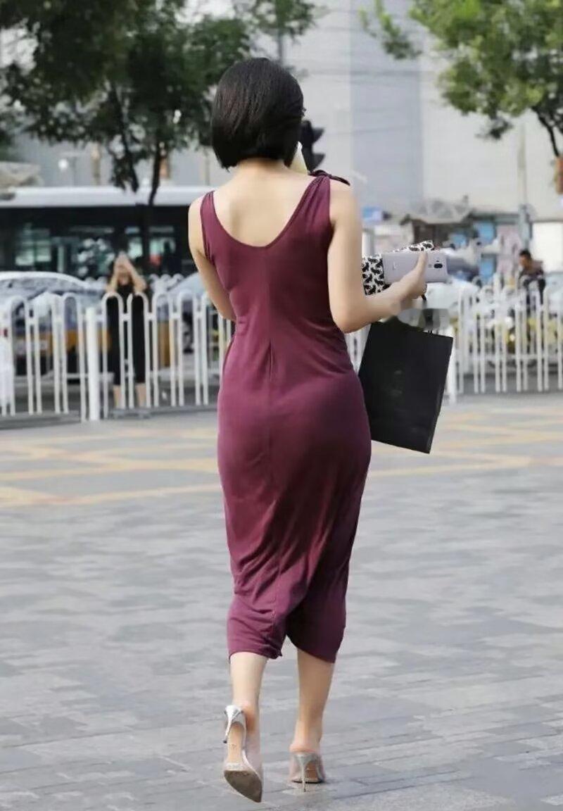 真正的爱，不会因为距离而改变，也不会因为两人不见面而转移。 它会在岁月中激发你心