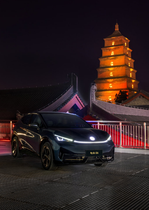 金标大众配古都长安，这味儿也太对了！去年就跟它在大雁塔下约过一次，谁知道刚支棱好