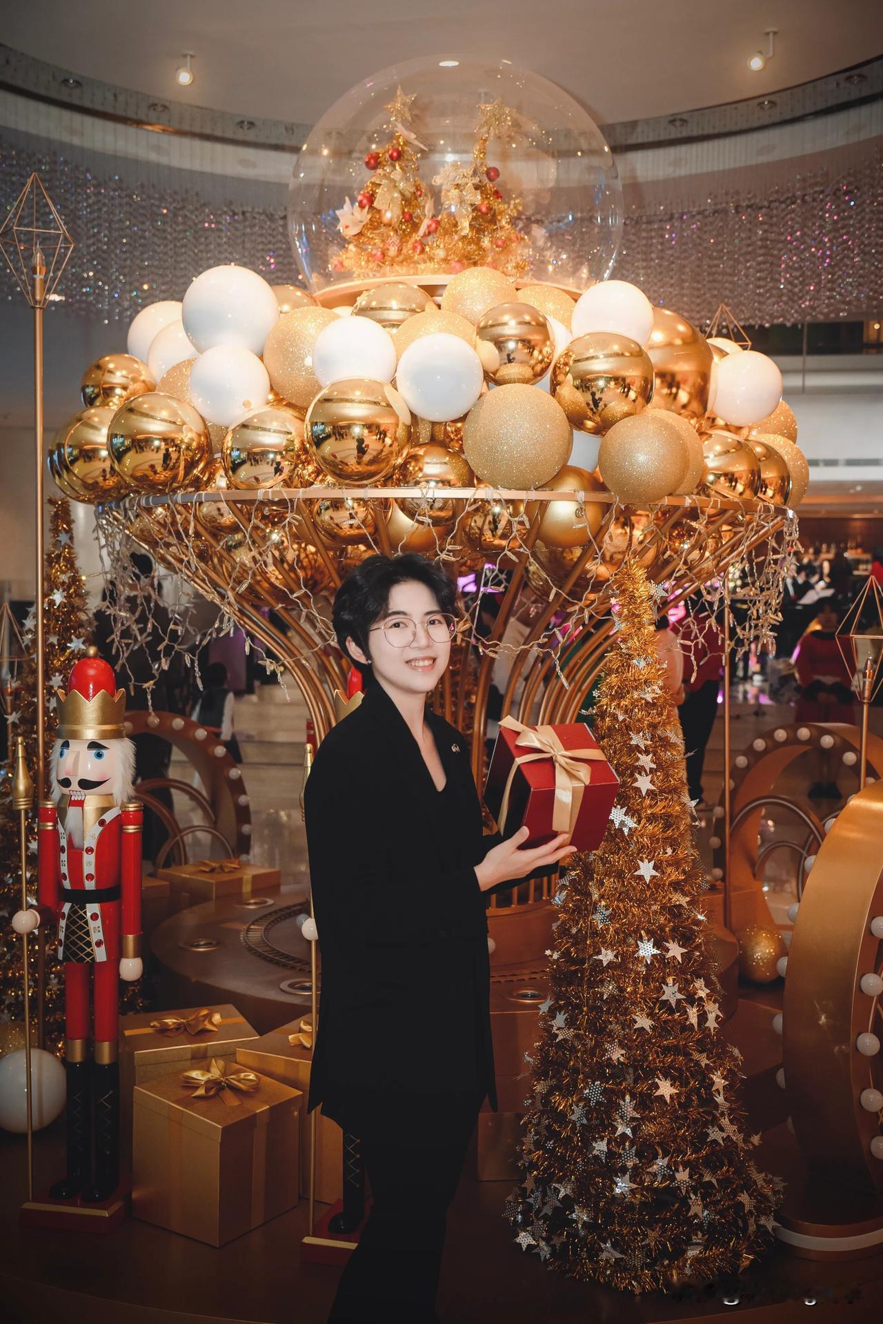 圣诞元旦乐悠游 
今年的圣诞季活动特别多😉
圣诞树🎄+圣诞老人🎅+音乐表演