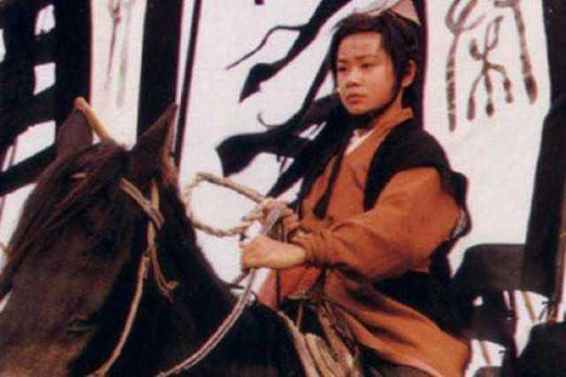 💥《“我进宫第一天就被太监笑掉牙！”——身高不足一米五的‘小透明’，靠一张嘴让