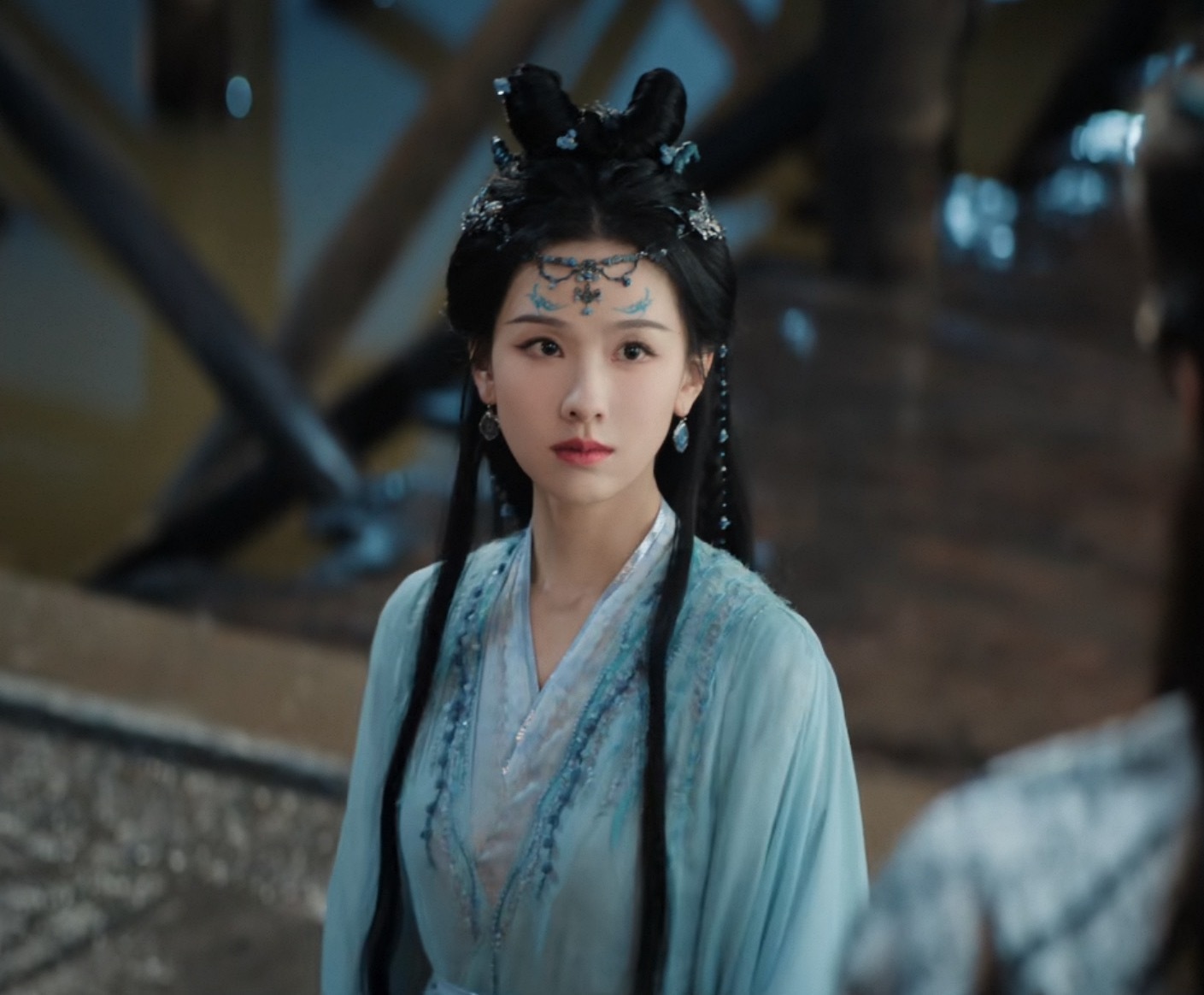 月鳞绮纪昨日云合占比16.3%，涨势还挺不错的，雾妄言造型一集比一集漂亮，都来看