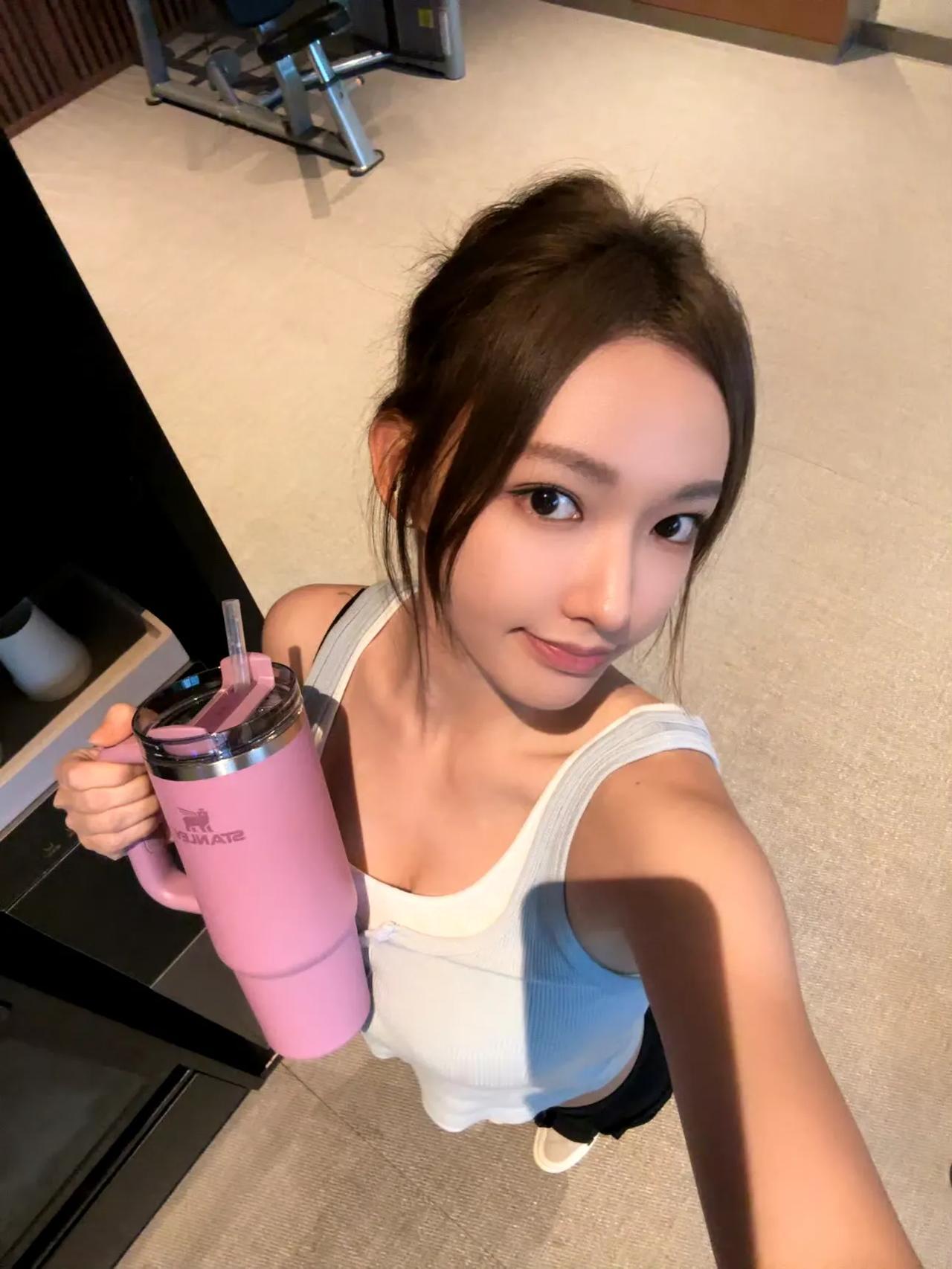运动girl[心]
#程潇# #说TA# #娱乐# #八卦手册#