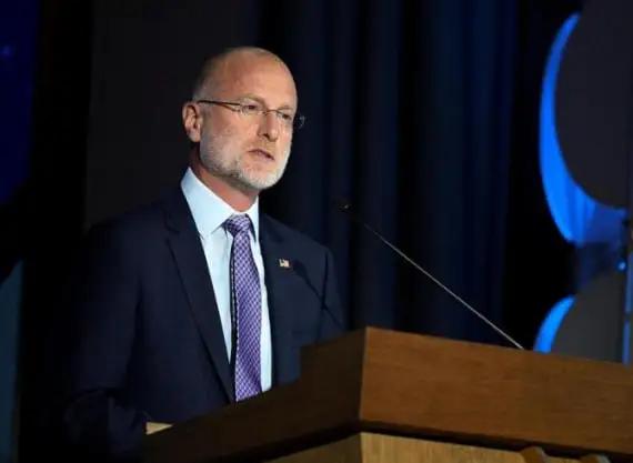 美国这回是真急眼了！说什么安全风险，全是借口。说白了就是玩不过就掀桌子，看到中国