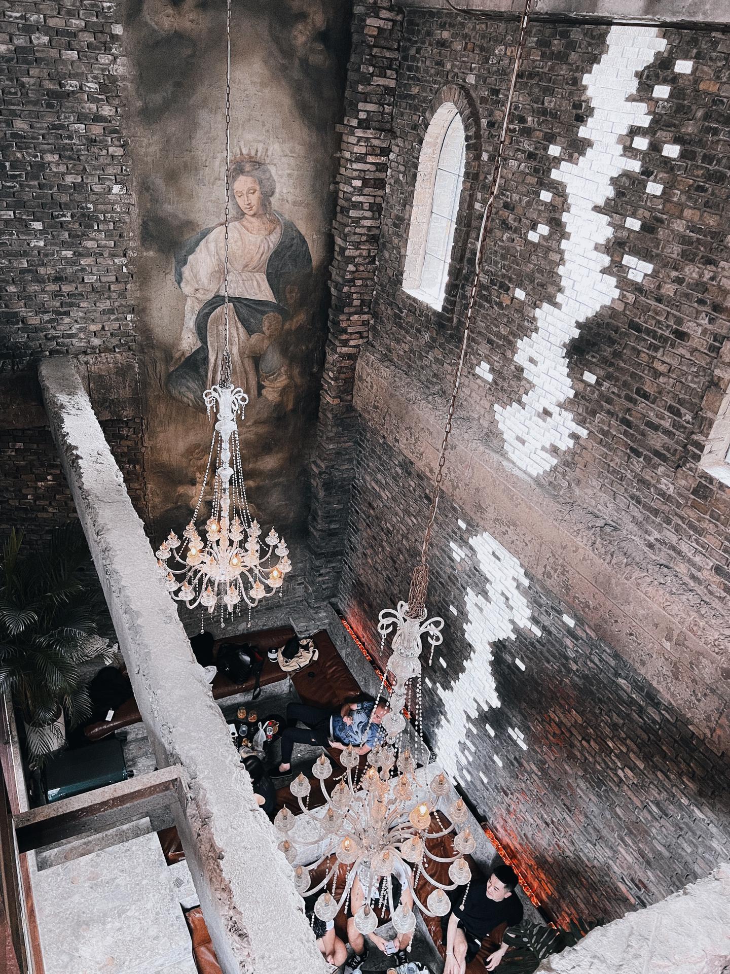 朋友问“这是咖啡店？还是民国gui屋？”