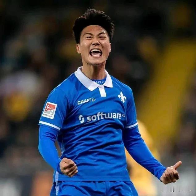 崔康熙最大的决策失误就是冬窗转会期盯着白昇浩不放，一再延误，最终导致泰山队后腰引