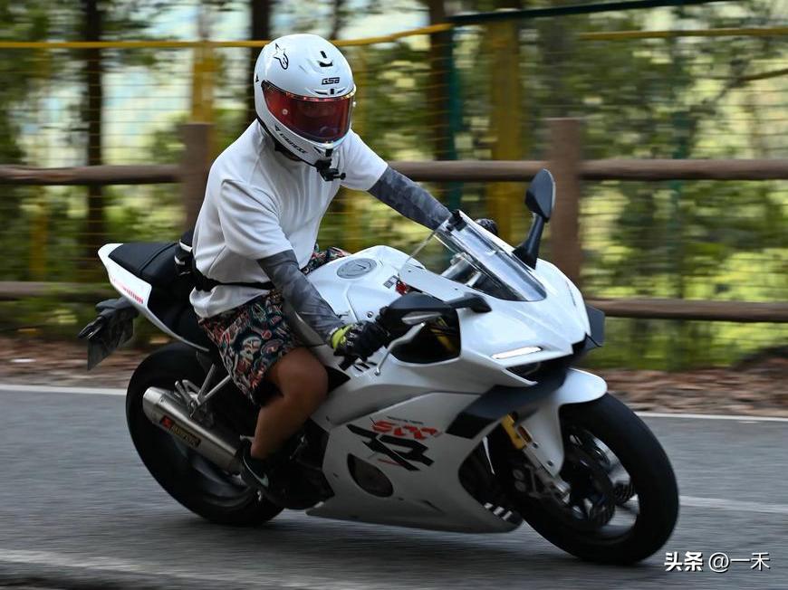 张雪机车WSBK葡萄牙站连夺双冠，欧美日数十年垄断被中国品牌撕碎！
 
家人们，