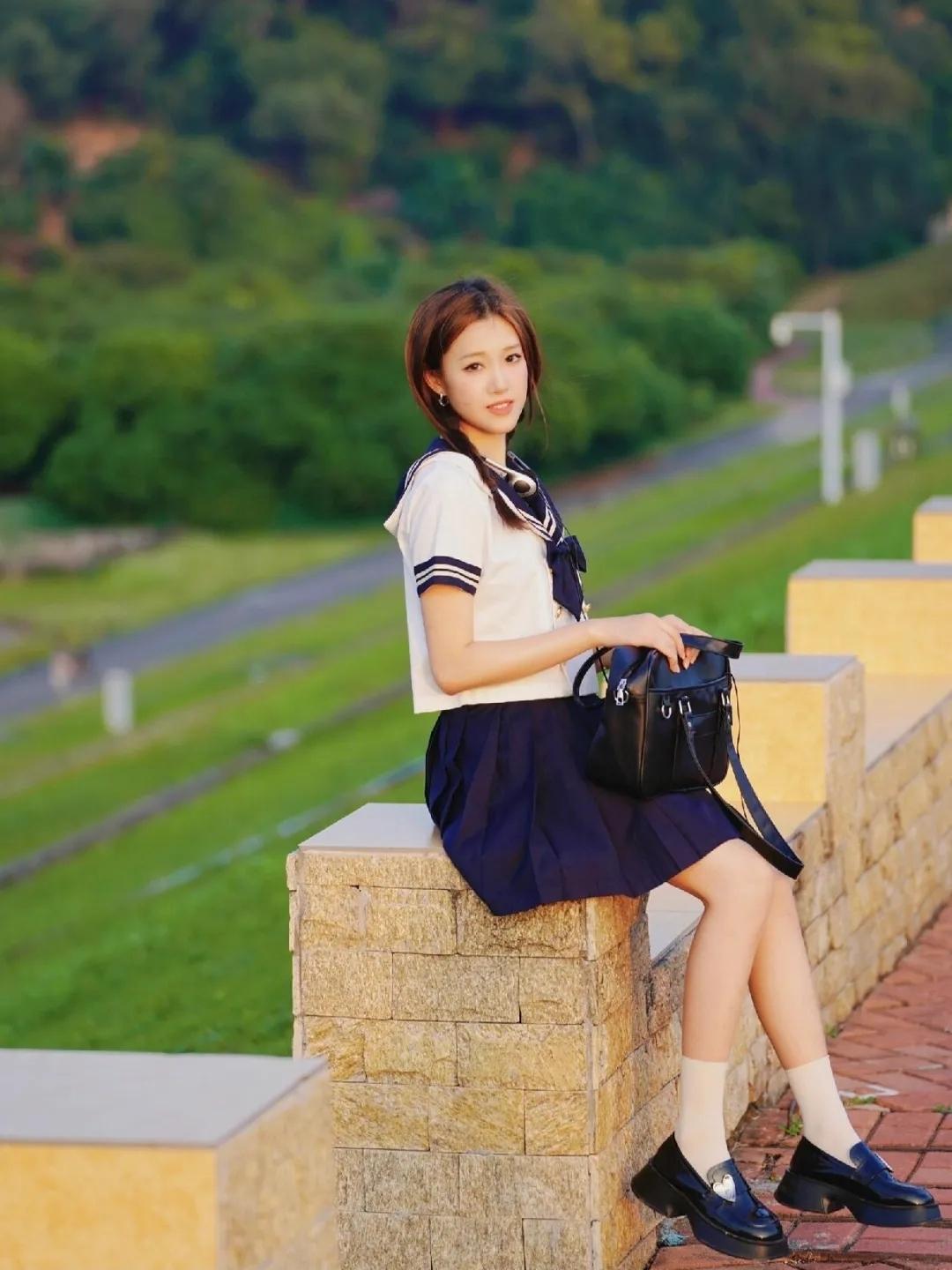 少女摄影|NO.0295期
治愈系少女户外随拍