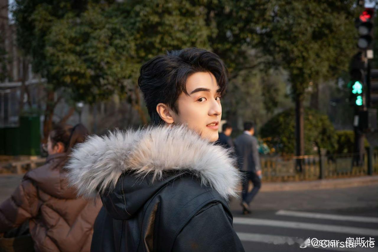 这妥妥的情侣装太酷了谁家这么高颜值的cp呀？