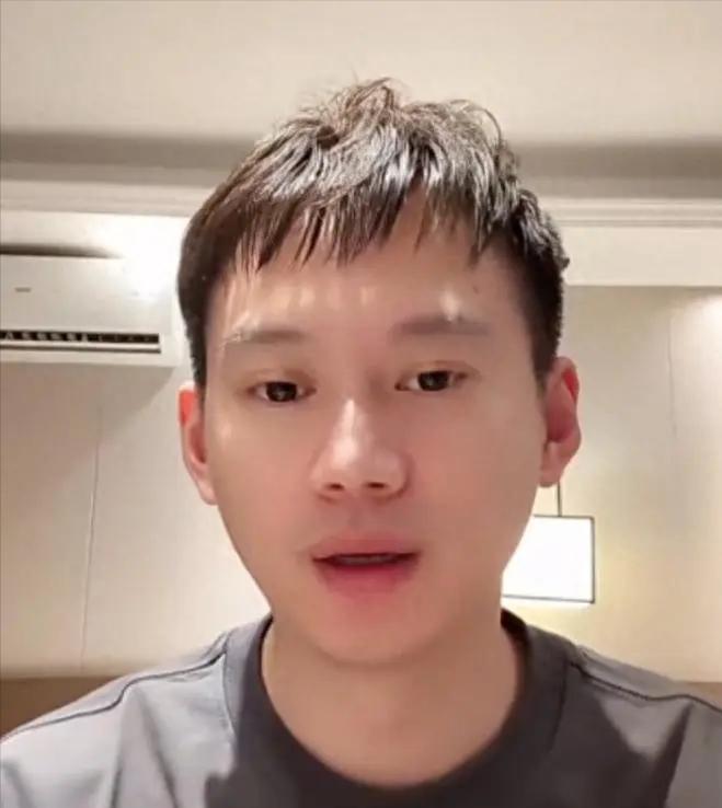 王楚钦铁血一单，世界杯夺冠含金量拉满，
周雨直言：这冠军拿得太不容易了，
一路硬