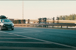 交警辟谣高速时速不超143km不被罚高速超140以上，只要有区间限速能被拍到肯定