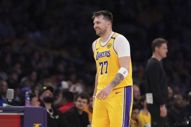 东契奇谈如何应对接下来的客场之旅：掌控球权，更加强硬12月2日讯 今日NBA常规