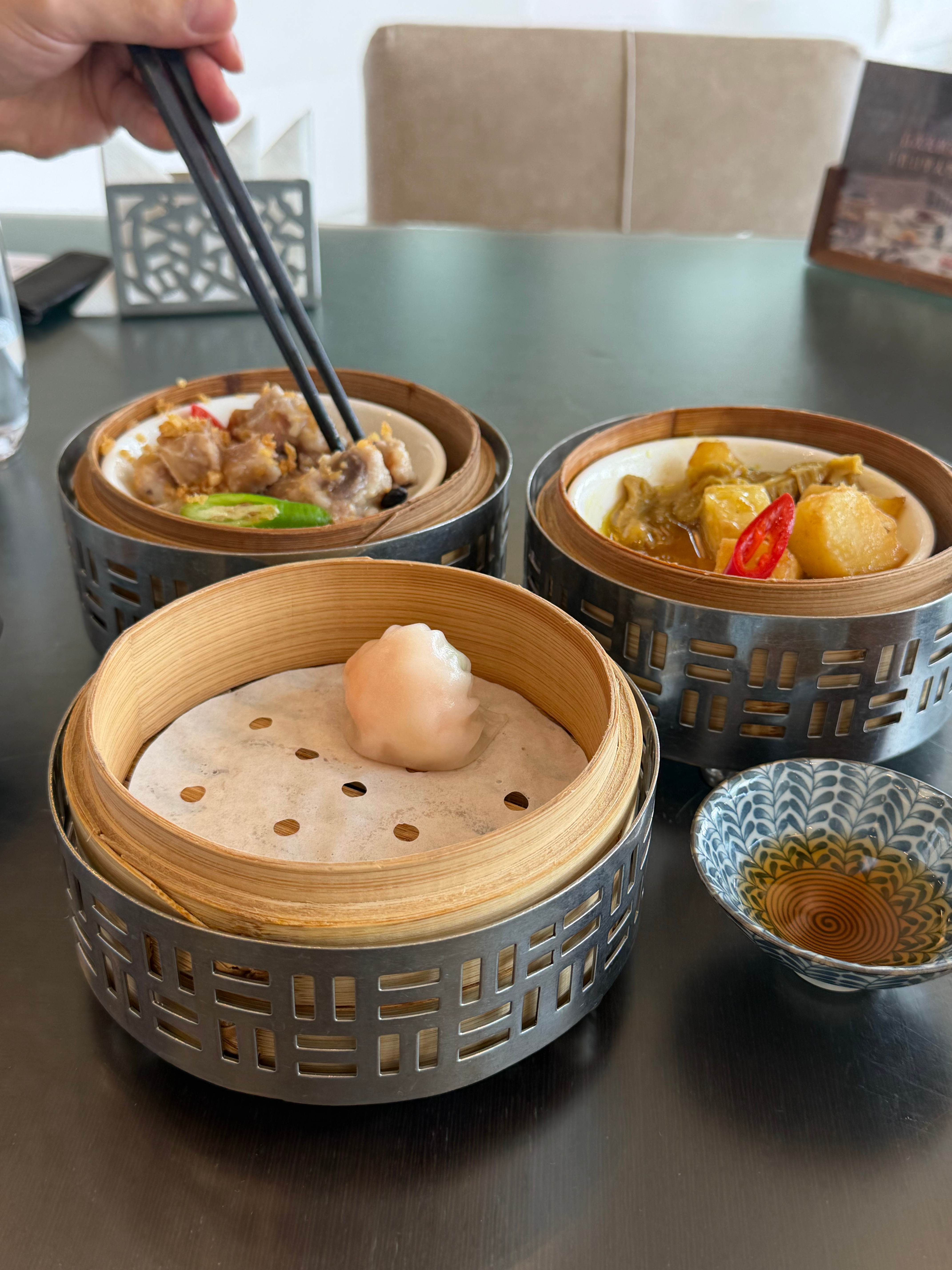 莓莓吃什么 今天吃的很晚 