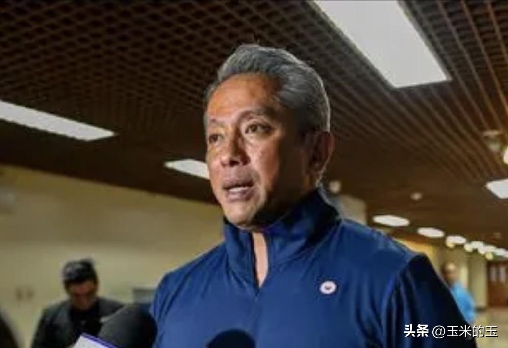 菲律宾内政部长乔恩维克·雷穆拉周五承认，在试图逮捕面临国际刑事法院反人类罪指控的