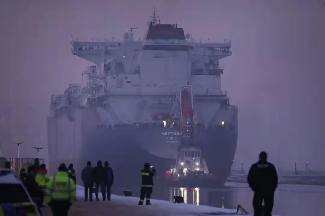 这操作也太讽刺了！泽连斯基还在欧洲催盟友援乌，转头就被曝欧洲狂买1500万吨俄气
