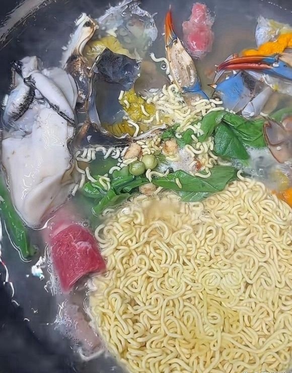 女朋友煮的泡面 我是真不敢吃啊 