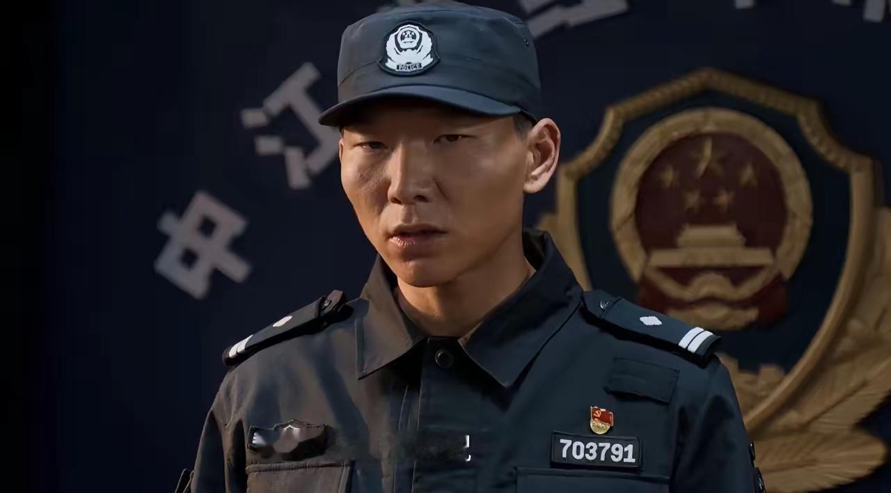 主持人问阿如那:“你为什么要在《藏锋》里演好人？你不想演坏人了吗？”

阿如那说