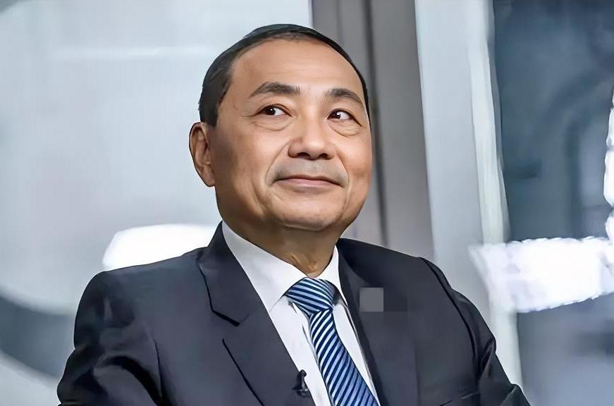 新北市长侯友宜4月12日就大陆10项惠台措施表态，“两岸交流必须秉持对等、尊严、