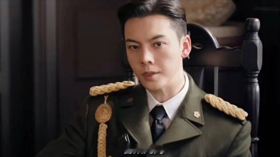 《九门》正式定档官宣，陈伟霆再度出演张启山，搭档曾舜晞诠释吴老狗，组合看点十足。