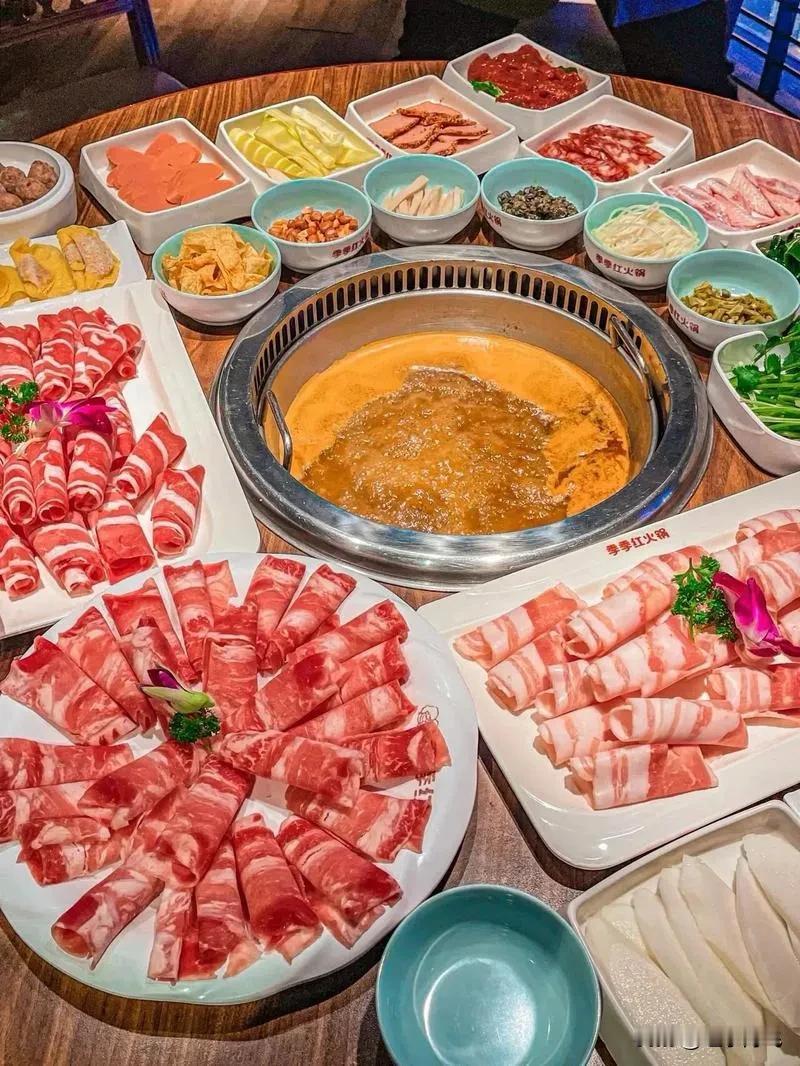  三门峡市卢氏县这两家火锅店检查不合格
近期，卢氏县市场监督管理局组织抽检了饼干