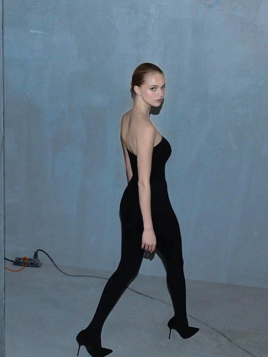 内心的惶恐不安往往是自己吓唬自己！
过度关注自己不可取！对畏惧祛魅[抠鼻]