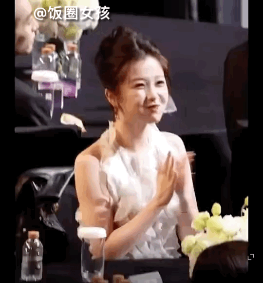 #虞书欣也在嗑白敬亭宋轶#虞书欣宝宝真的太美了，感觉她是演屏幕前的你们，果然真情