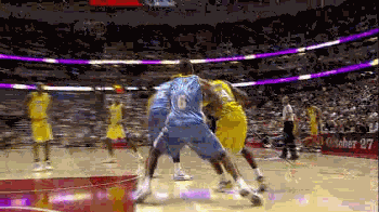 科比的内线单打技术，作为一个后卫，也会虚心请教大梦奥拉朱旺学习内线梦幻脚步。