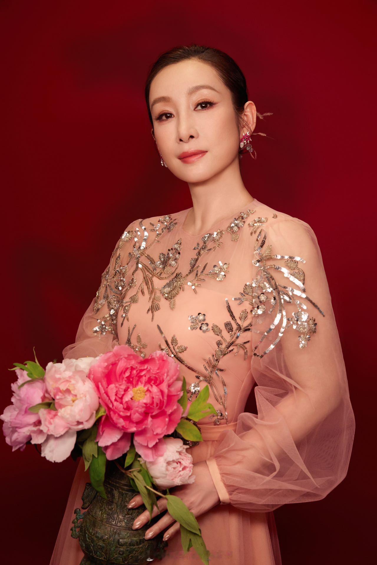 MOK_StarStyle 央视马年春晚明星造型赏析 ④1️⃣ 迪丽热巴 in 