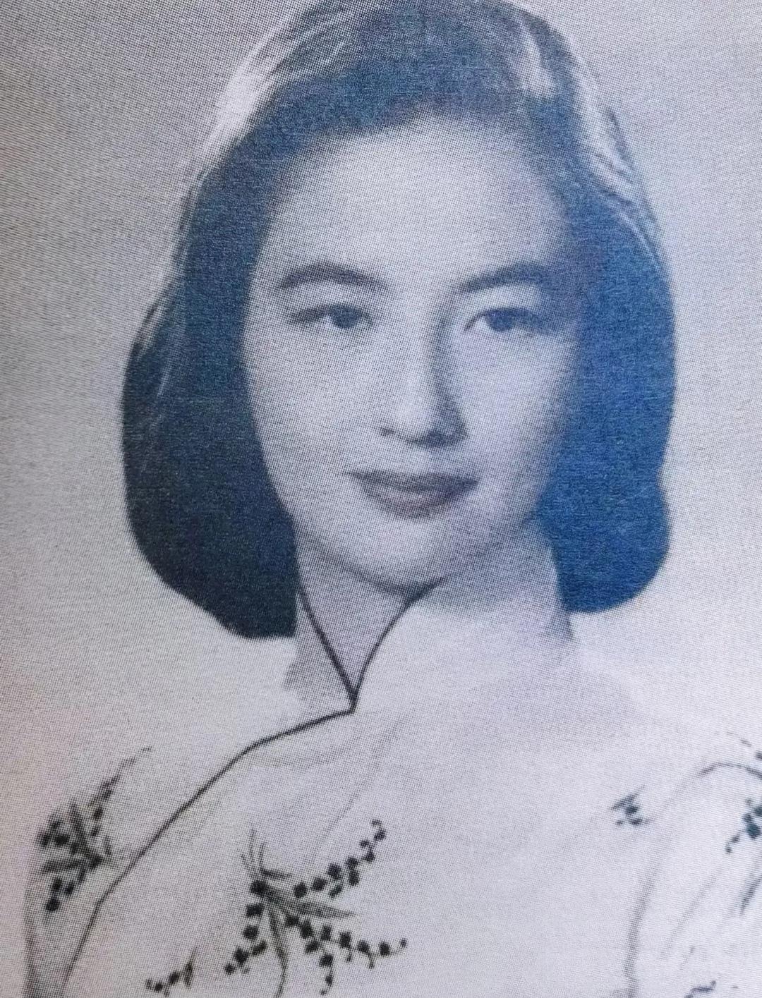她是旧上海记忆里一抹清冷月色，京剧大师周信芳次女周采蕴，民国上海滩名媛...