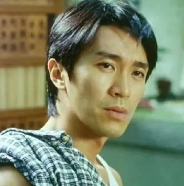 周星驰的喜剧路线，为什么没有接班人？

 
1990年，周星驰主演的《赌圣》拿下