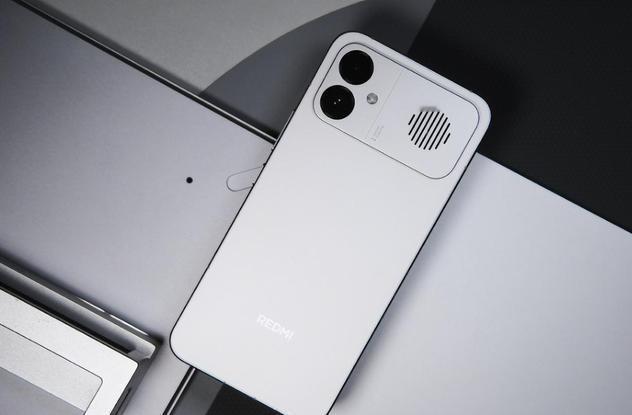 16GB+512GB，目前“性价比最高”的一款中端机，旗舰双+8550mAH
