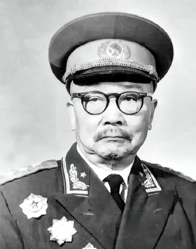 特务头子缪庄林，借着去西安述职的空子，闯进延安，直接就跪在地上：我来认罪，中央社