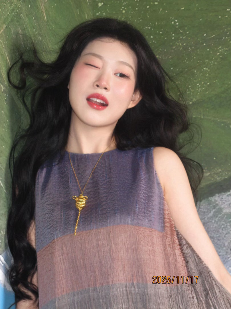 王亚飞对沈佳润全肯定王亚飞遇到沈佳润就变夹子音 沈佳润的素颜照经常被夸，不是因为