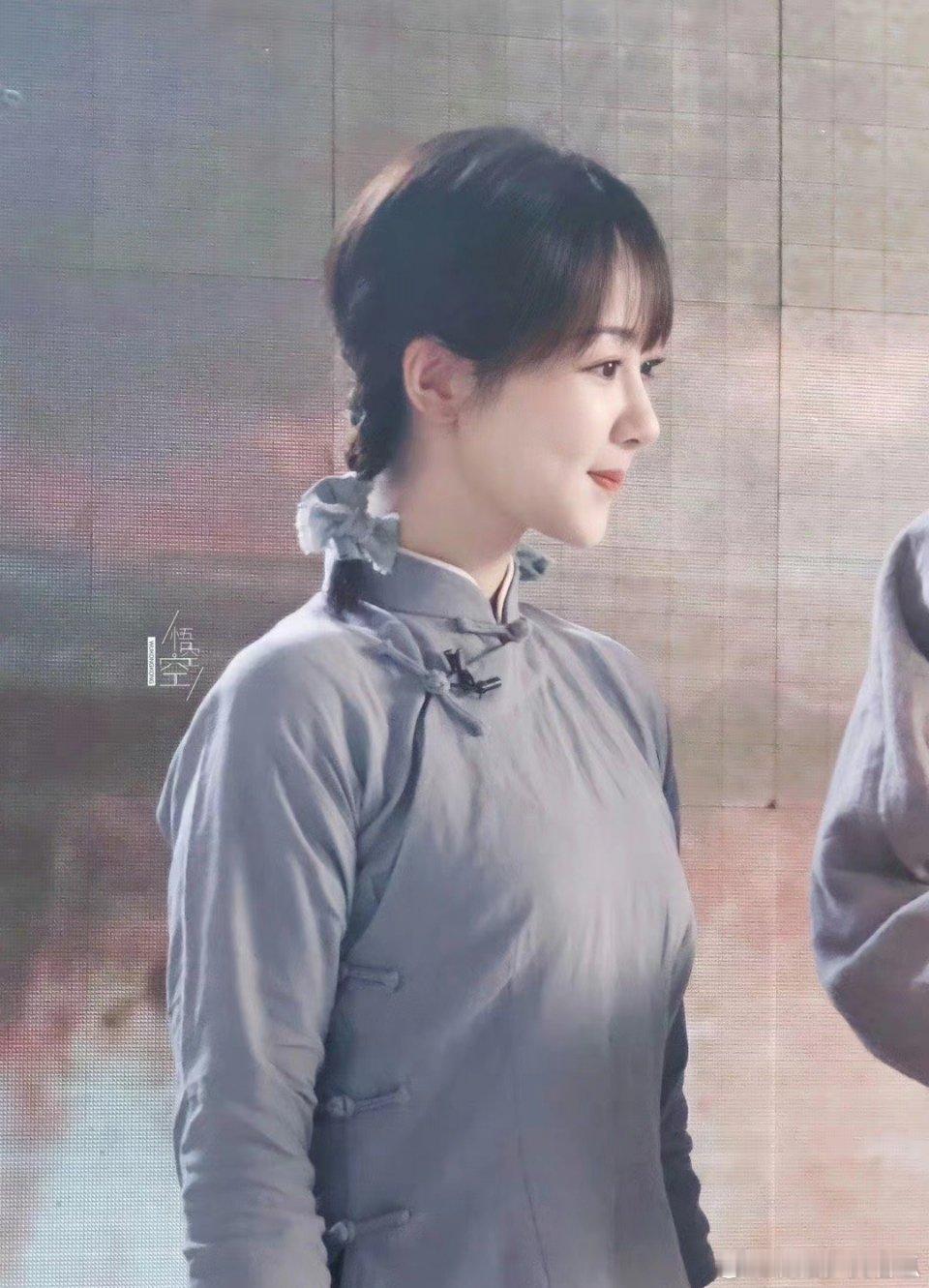 感觉杨紫民国风也挺适合的。 ​​​