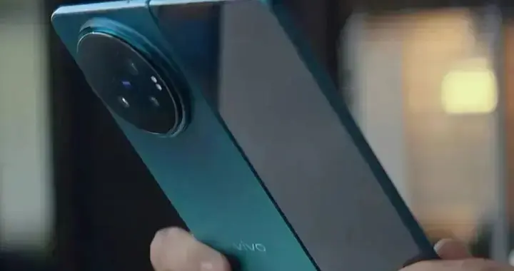vivo X Fold6升级原子工作台，四屏同开