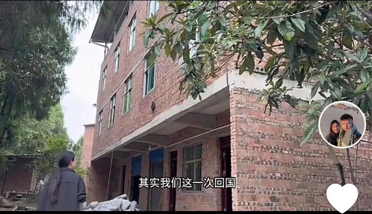 小松回家第三天就立即开始忙碌家里装修之事，今天请来5、6个师傅先对外墙进行粉刷，