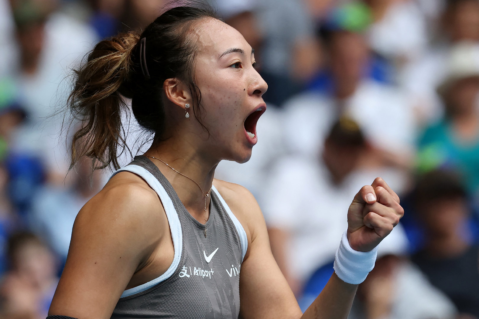 郑钦文晋级美网32强‼️美网2026 女单第二轮，郑钦文以6-4 2-6 6-1