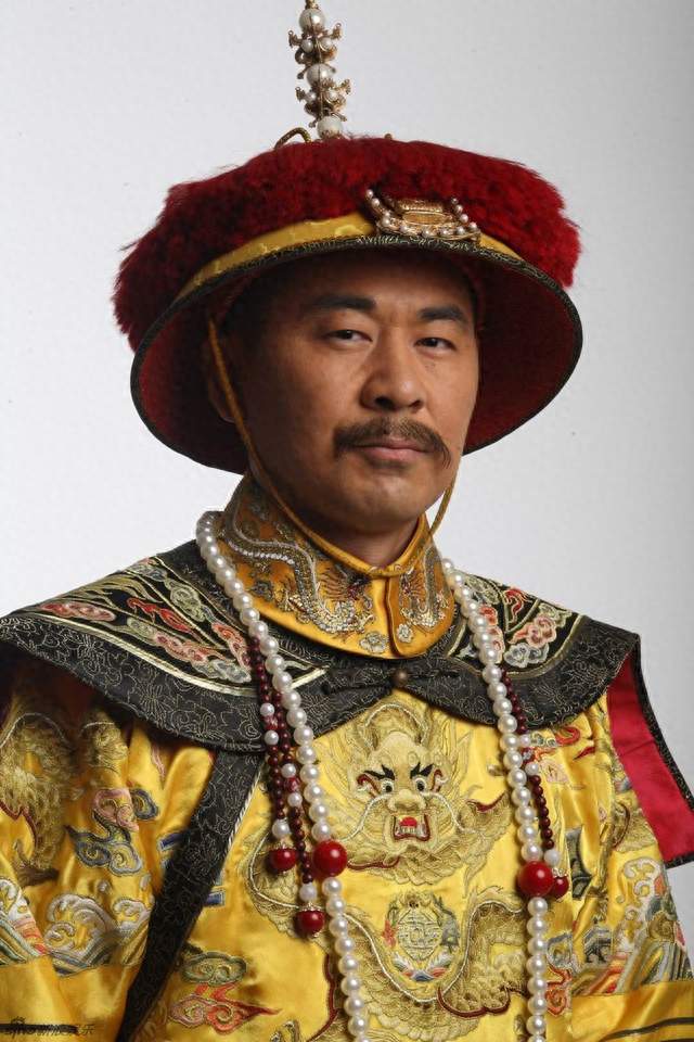 雍正是怎么当上皇帝的九子夺嫡背后藏着清朝最危险的一场权力斗争