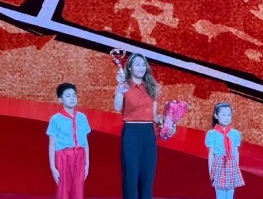曝郑钦文被评为2024感动中国人物！