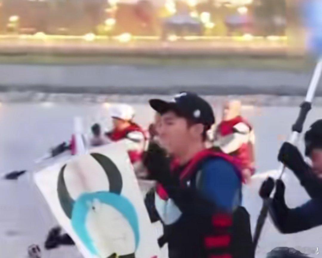 刷到最新一期奔跑吧，看到李晨身上初代跑男的精神，作为海上接力项目的最后一棒，高强