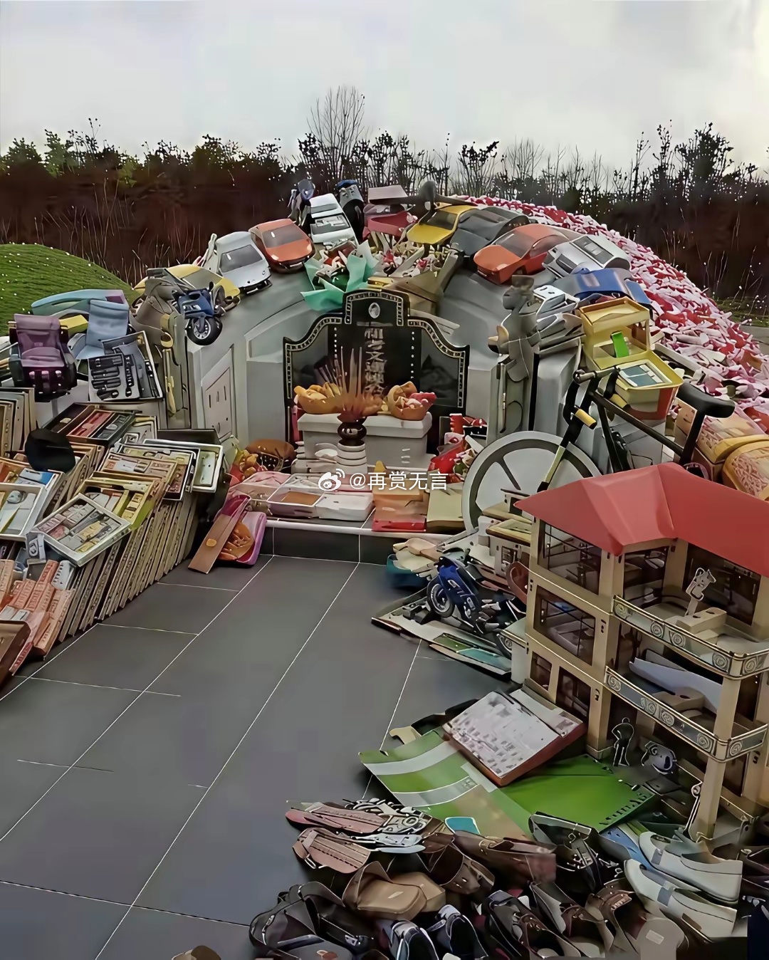 床前一杯水，胜过坟前一堆纸，这样的孝顺不要也罢。 