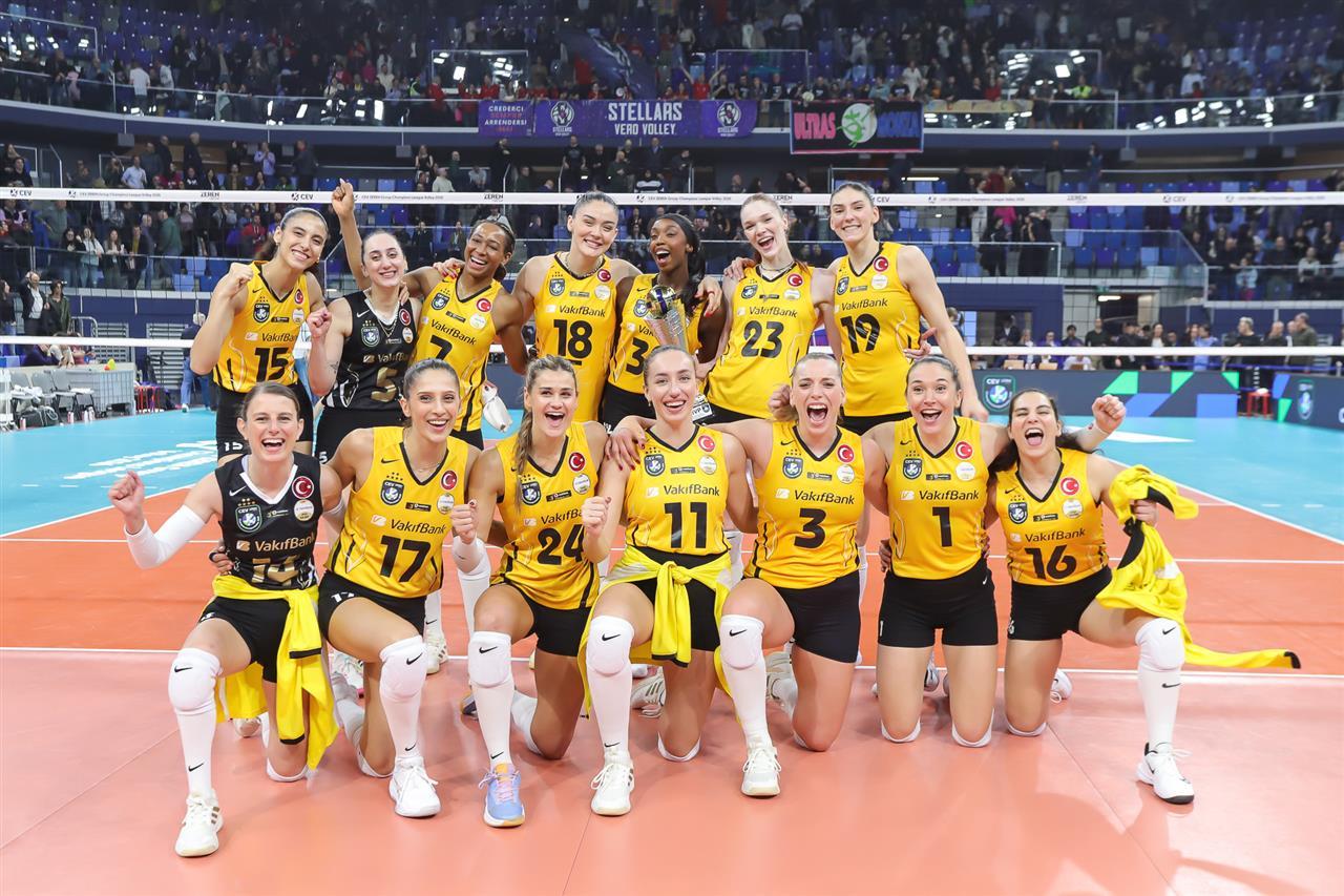 瓦基弗银行让二追三逆转米兰，欧冠四强赛抢得先机

2025-2026女排欧冠1/